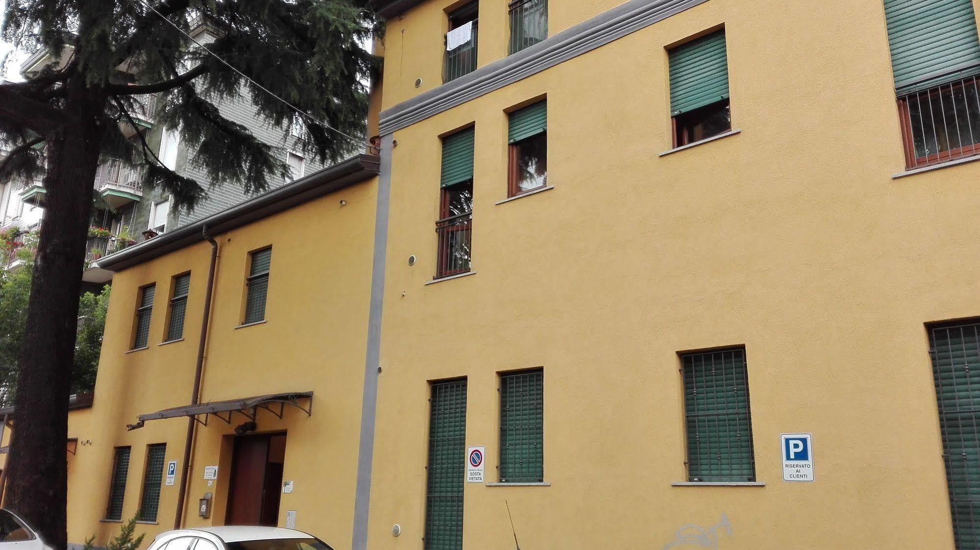 Residence Il Pino Saronno Exterior foto